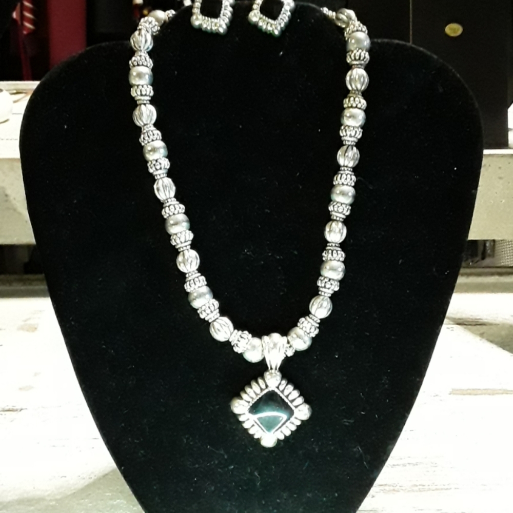Necklace set